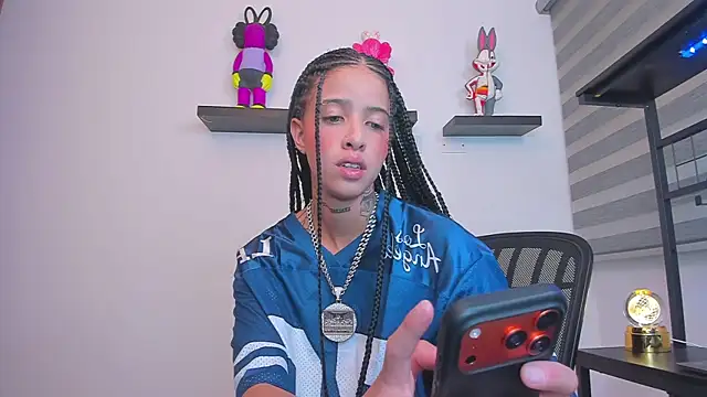 Gangster Girl online show from 2, 7, 2026
