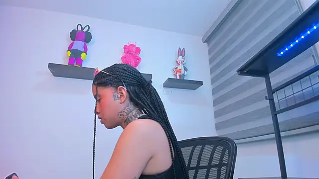 Snapshot of Gangster_Girl chatting on 4, 10, 2025 Gangster Girl online show from 4, 10, 2025