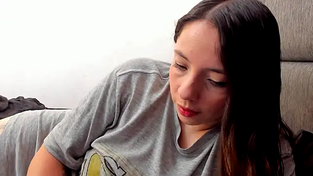 Snapshot of KatyLizz chatting on 5, 10, 2025 KatyLizz online show from 5, 10, 2025