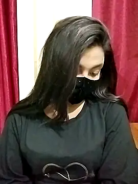 Snapshot of Myra-sen chatting on 22, 4, 2026 Myra-sen online show from 22, 4, 2026