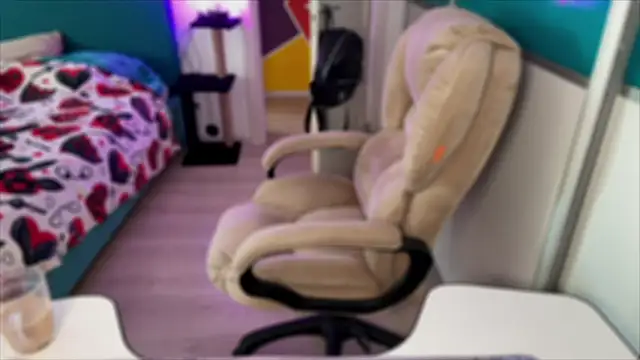 Snapshot of courteous_raspberrry chatting on 1, 10, 2025 courteous raspberrry online show from 1, 10, 2025