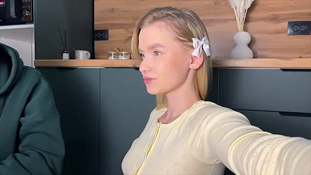 Adelovenick online show from 6, 2, 2026