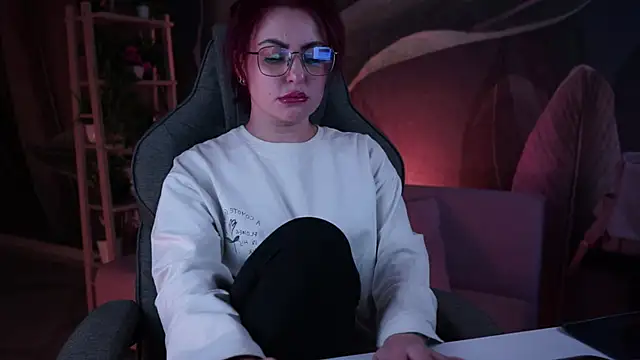 Lana  May online show from 25, 10, 2025