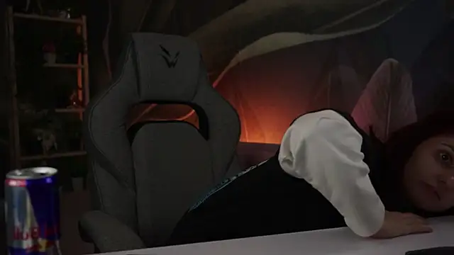 Lana  May online show from 31, 10, 2025