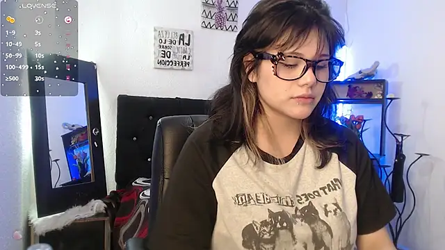 mixie cute online show from 4, 11, 2025