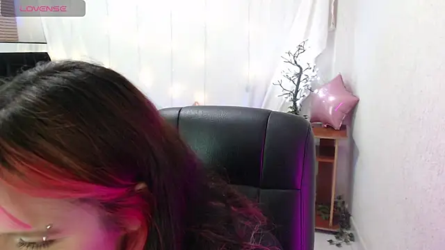 mixie cute online show from 18, 12, 2024