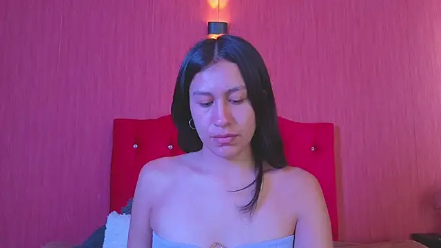 EmiGomez  online show from 22, 10, 2025