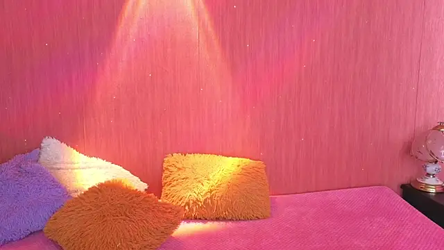 EmiGomez  online show from 27, 10, 2025