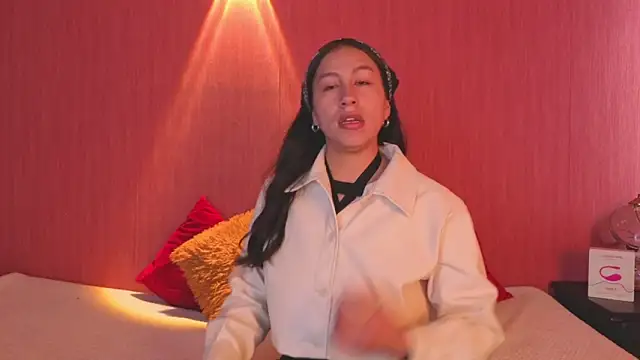 EmiGomez  online show from 28, 11, 2025