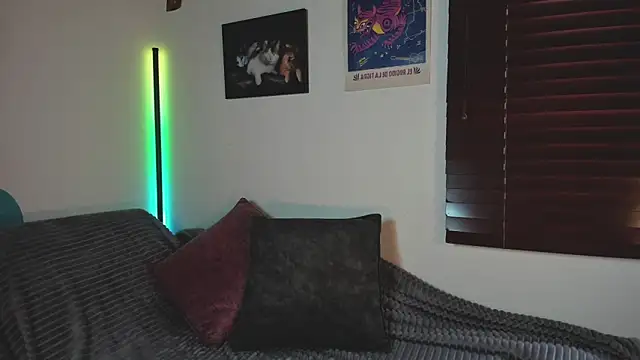 EmiGomez  online show from 13, 2, 2026