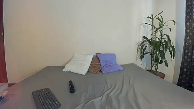 EmiGomez  online show from 7, 3, 2025
