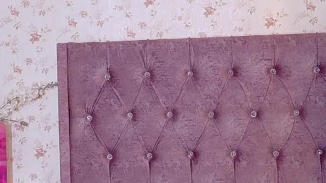 AvrillThomas online show from 17, 12, 2025