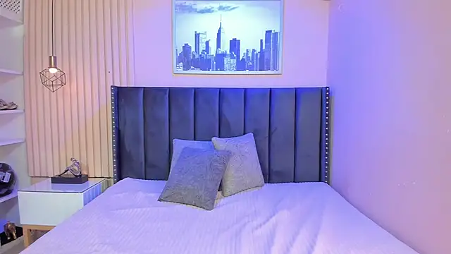 Snapshot of viiolett_lee chatting on 7, 11, 2025 viiolett lee online show from 7, 11, 2025