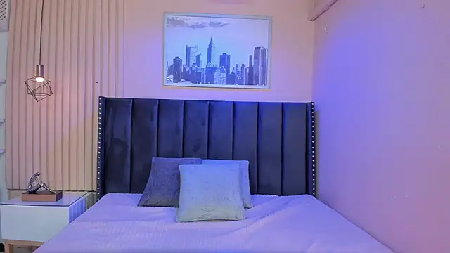 Snapshot of viiolett_lee chatting on 25, 11, 2025 viiolett lee online show from 25, 11, 2025