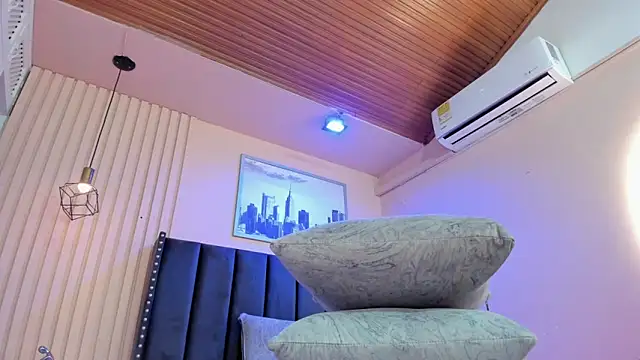 viiolett lee online show from 3, 2, 2026