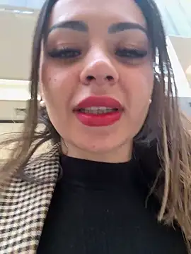 Snapshot of carol_amorim chatting on 12, 6, 2026 carol amorim online show from 12, 6, 2026