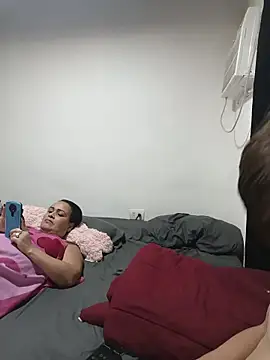 Snapshot of Milfvalesk chatting on 4, 5, 2026 Milfvalesk online show from 4, 5, 2026