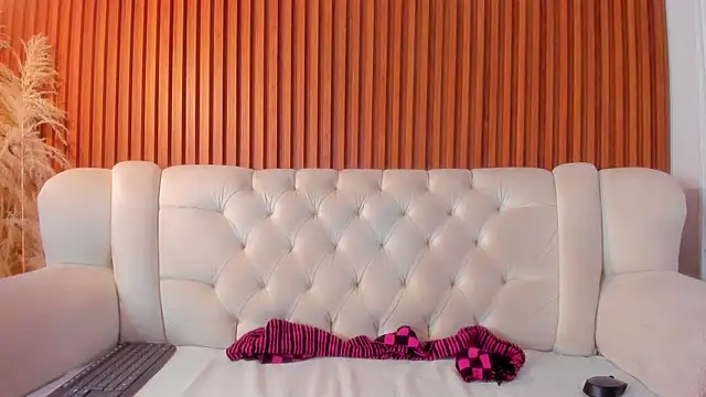 Snapshot of RosarioCruzz chatting on 3, 7, 2026 RosarioCruzz online show from 3, 7, 2026