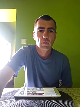 Gabesz1986xh online show from 15, 4, 2026