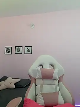 Snapshot of sophie_pazz chatting on 3, 11, 2025 sophie pazz online show from 3, 11, 2025