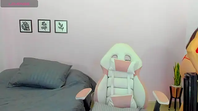 Snapshot of sophie_pazz chatting on 23, 7, 2026 sophie pazz online show from 23, 7, 2026