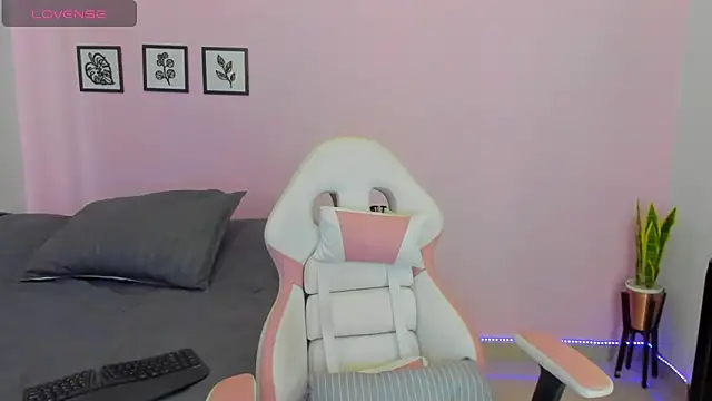 sophie pazz online show from 5, 4, 2026