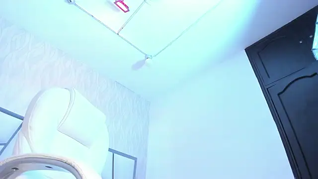 Victoriaa millers online show from 6, 4, 2026