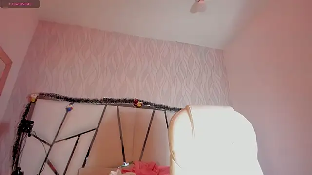 Victoriaa millers online show from 15, 12, 2025