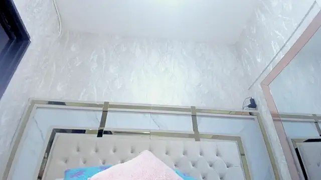 Snapshot of Victoriaa_millers chatting on 14, 11, 2025 Victoriaa millers online show from 14, 11, 2025