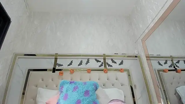 Snapshot of Victoriaa_millers chatting on 16, 10, 2025 Victoriaa millers online show from 16, 10, 2025