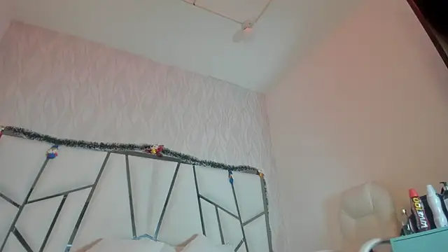 Victoriaa millers online show from 25, 11, 2025