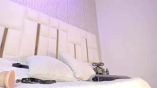 Victoriaa millers online show from 9, 3, 2026