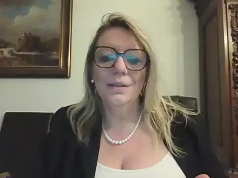 Silkesquirt online show from 10, 12, 2024