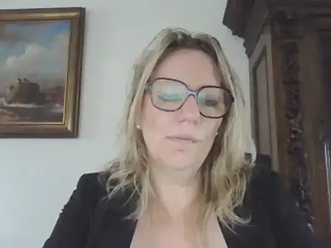 Silkesquirt online show from 3, 12, 2024