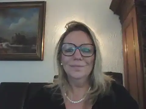 Silkesquirt online show from 13, 12, 2024