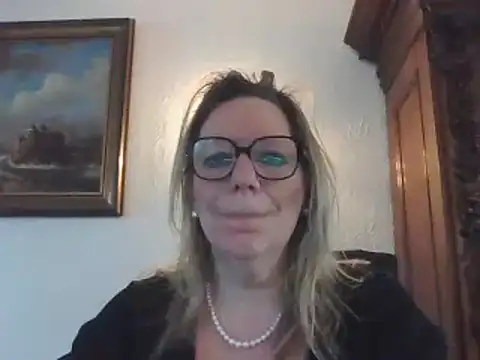 Silkesquirt online show from 18, 2, 2025