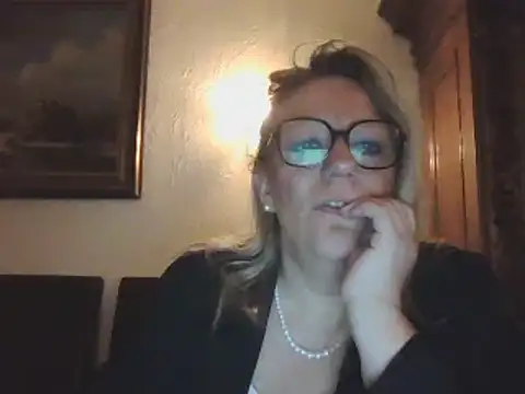 Silkesquirt online show from 10, 12, 2024