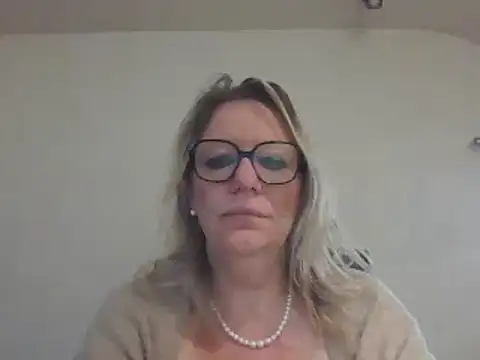 Silkesquirt online show from 12, 1, 2025