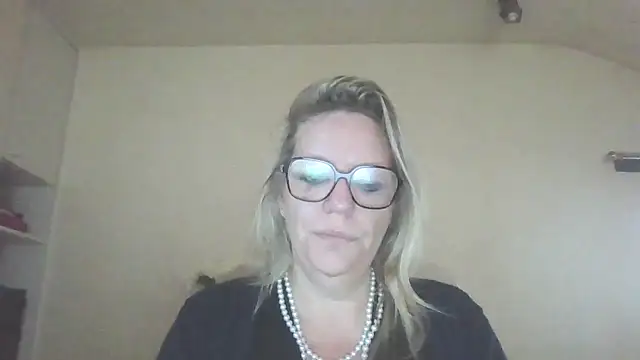 Silkesquirt online show from 23, 9, 2025