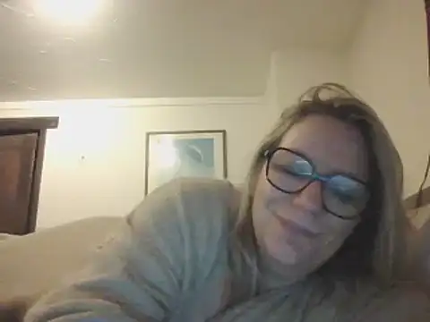 Silkesquirt online show from 9, 12, 2024