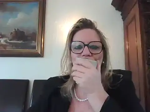 Silkesquirt online show from 20, 12, 2024