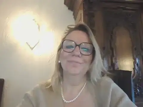 Silkesquirt online show from 7, 1, 2025