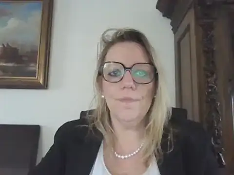 Silkesquirt online show from 21, 1, 2025