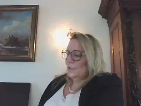 Silkesquirt online show from 21, 1, 2025