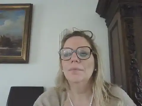 Silkesquirt online show from 9, 12, 2024