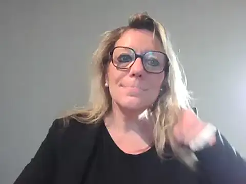 Silkesquirt online show from 6, 3, 2025