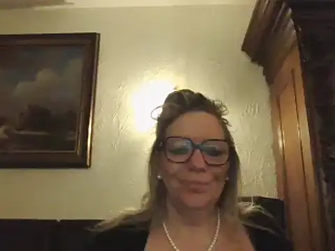 Silkesquirt online show from 11, 12, 2024