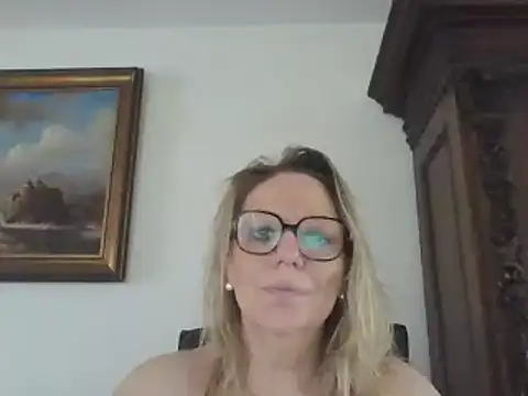 Silkesquirt online show from 20, 2, 2025