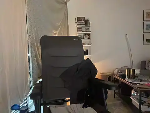 P4RtYBOII92 online show from 21, 12, 2025