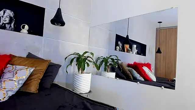 Snapshot of BERGINY_ chatting on 19, 2, 2025 BERGINY online show from 19, 2, 2025